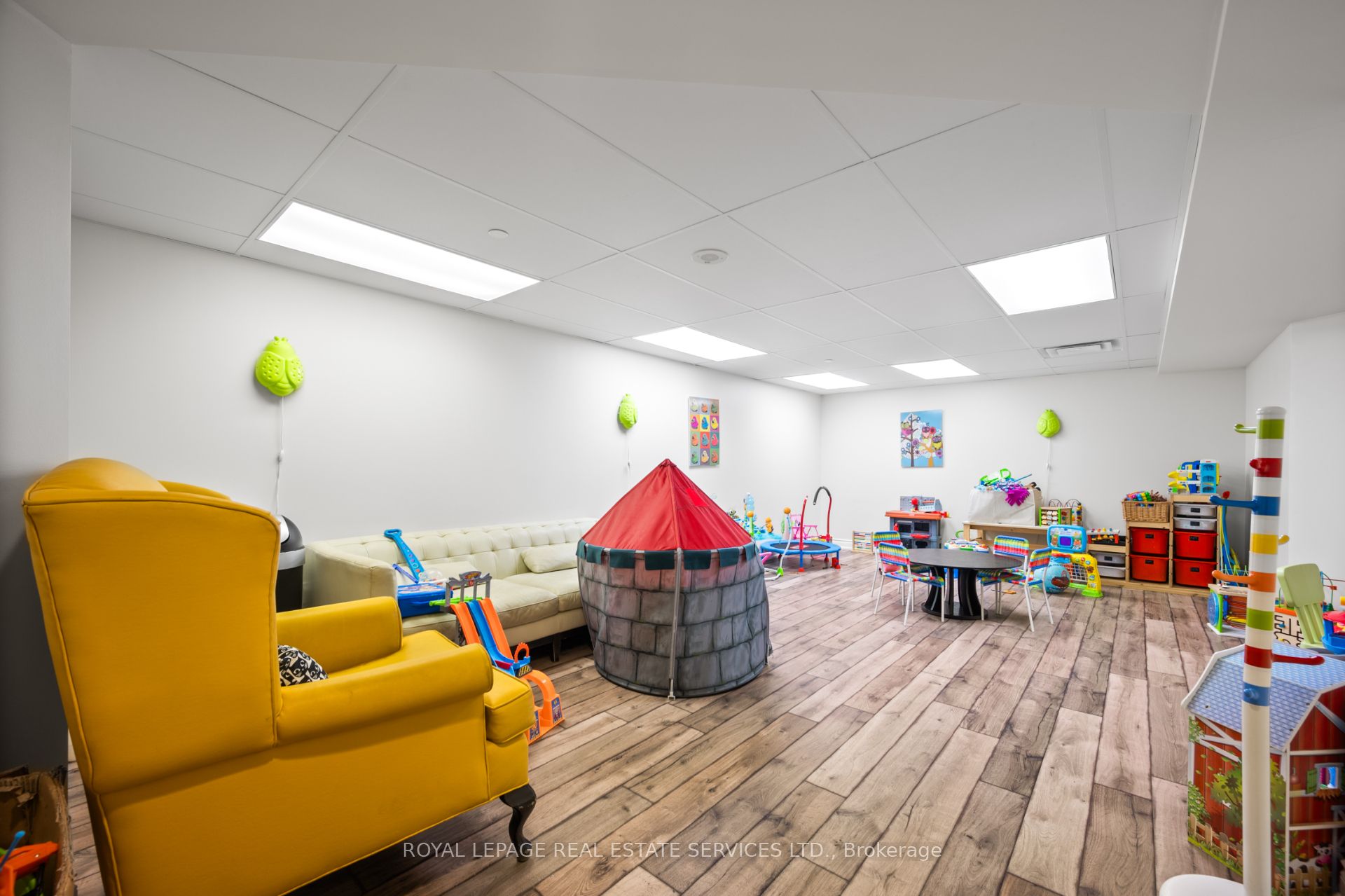 Toronto, ON M6P 5A2, Canada, 2 Bedrooms Bedrooms, ,1 BathroomBathrooms,Residential,Active,124493