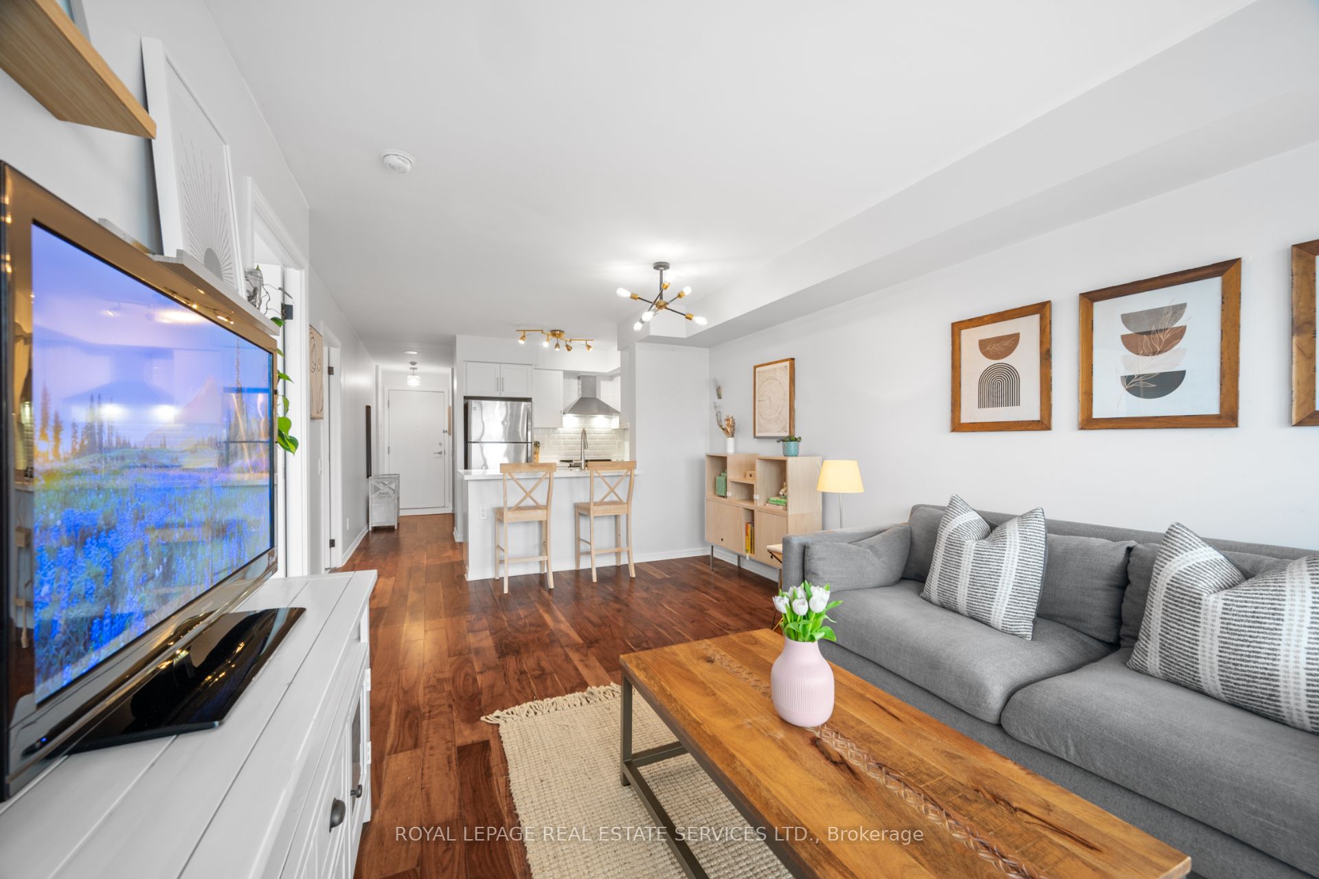 Toronto, ON M6P 5A2, Canada, 2 Bedrooms Bedrooms, ,1 BathroomBathrooms,Residential,Active,124493