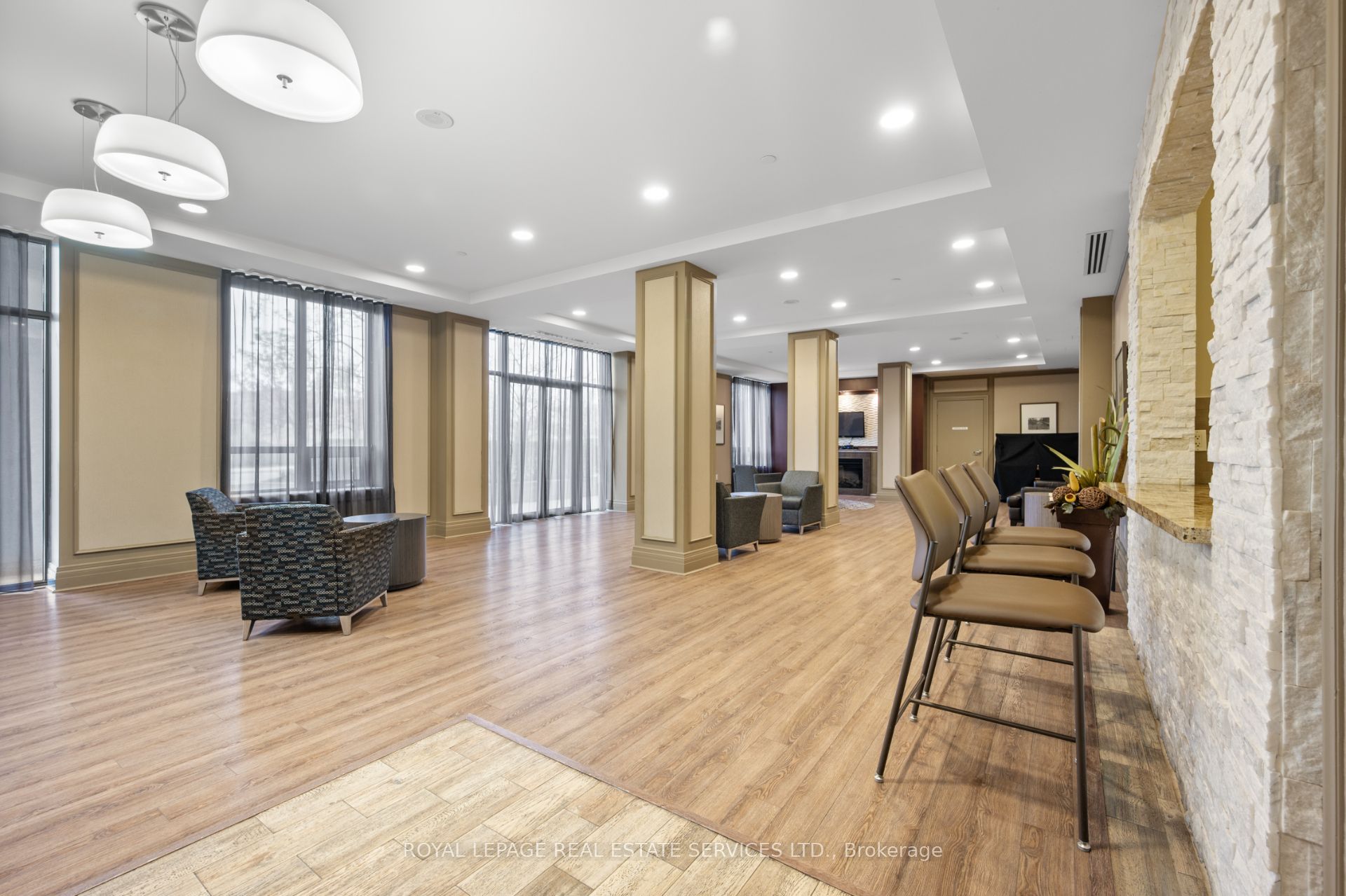 Toronto, ON M6P 5A2, Canada, 2 Bedrooms Bedrooms, ,1 BathroomBathrooms,Residential,Active,124493