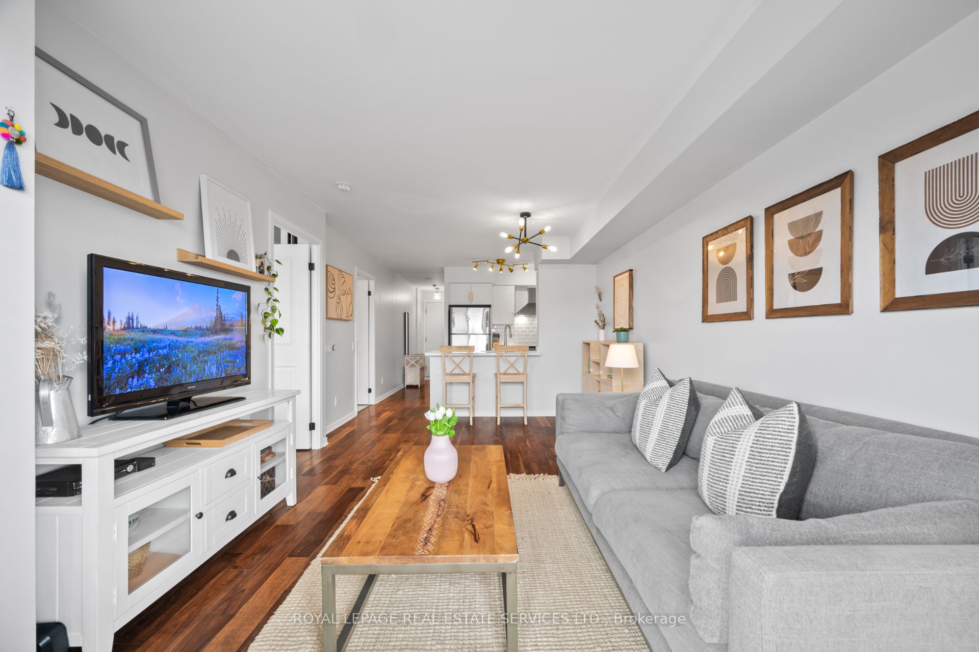 Toronto, ON M6P 5A2, Canada, 2 Bedrooms Bedrooms, ,1 BathroomBathrooms,Residential,Active,124493