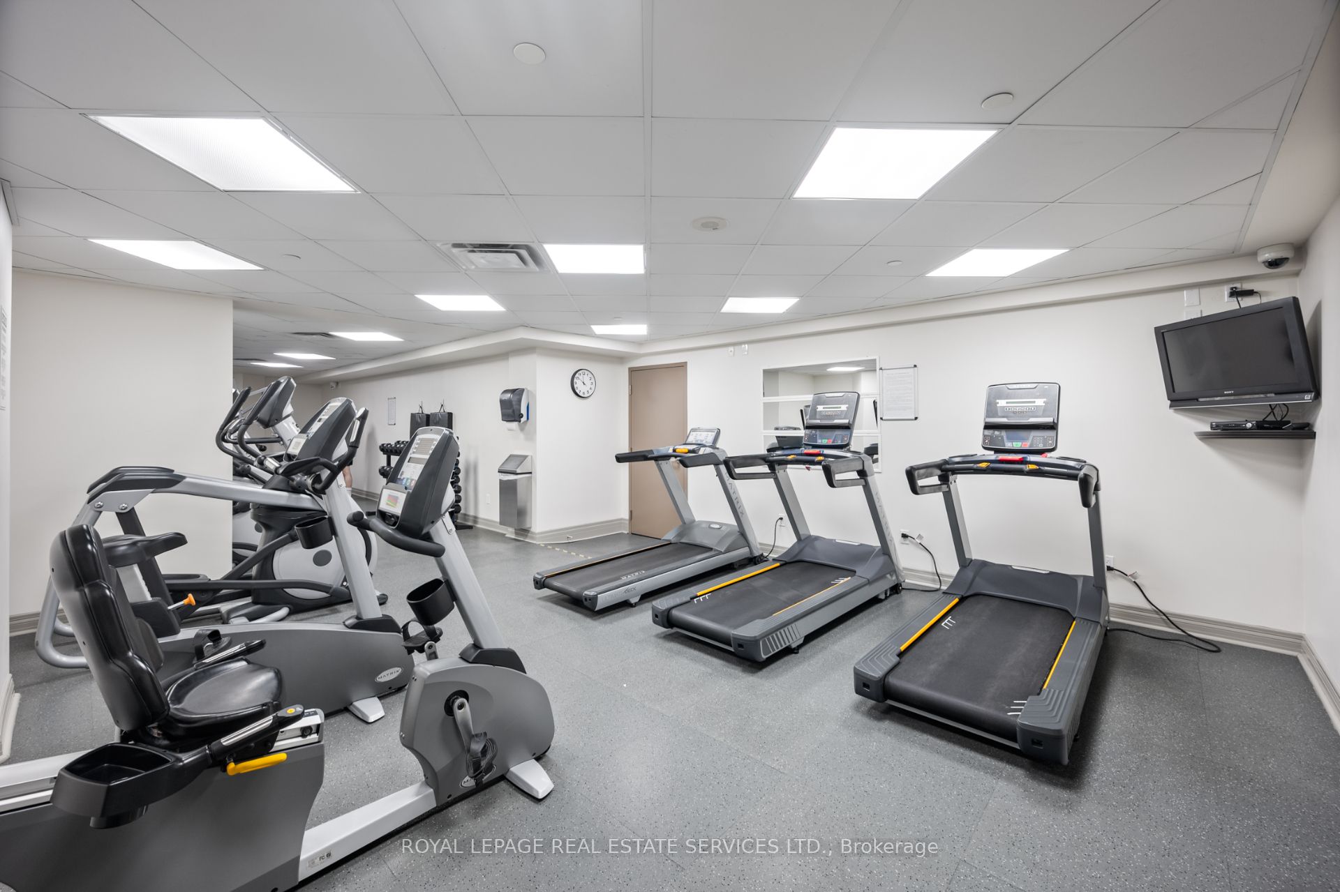 Toronto, ON M6P 5A2, Canada, 2 Bedrooms Bedrooms, ,1 BathroomBathrooms,Residential,Active,124493