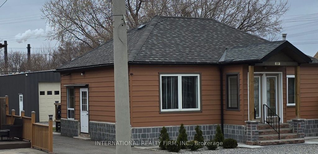 Photo of 731 Knox Avenue, Hamilton, ON L8H 6K7 (MLS # X13010468)