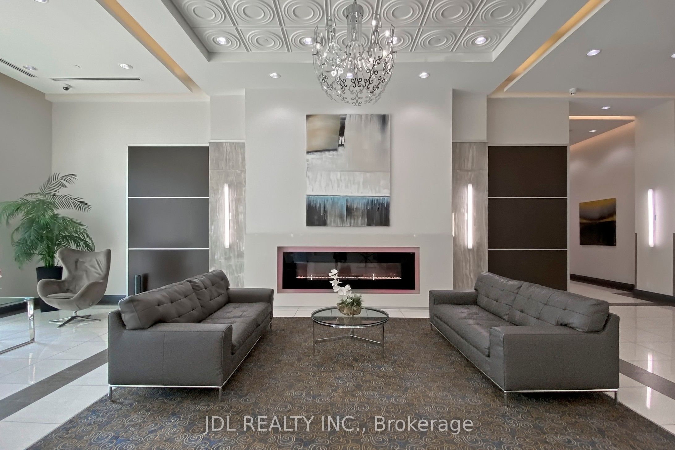 7171 Yonge Street 736