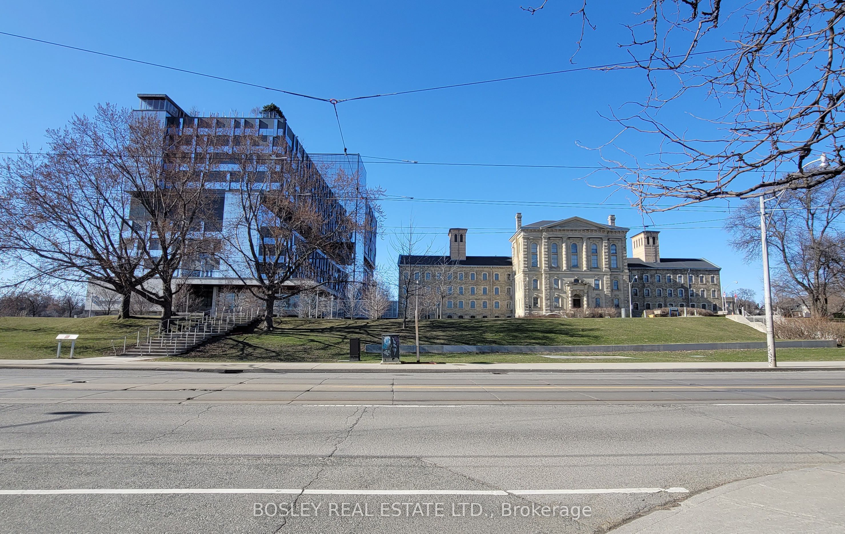 242 Munro Street
