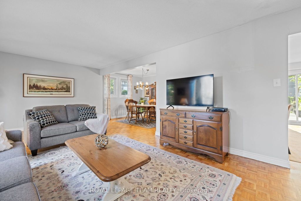 Photo of 2486 Regina Street, Britannia - Lincoln Heights and Area, ON K2B 6X5 (MLS # X12457928)