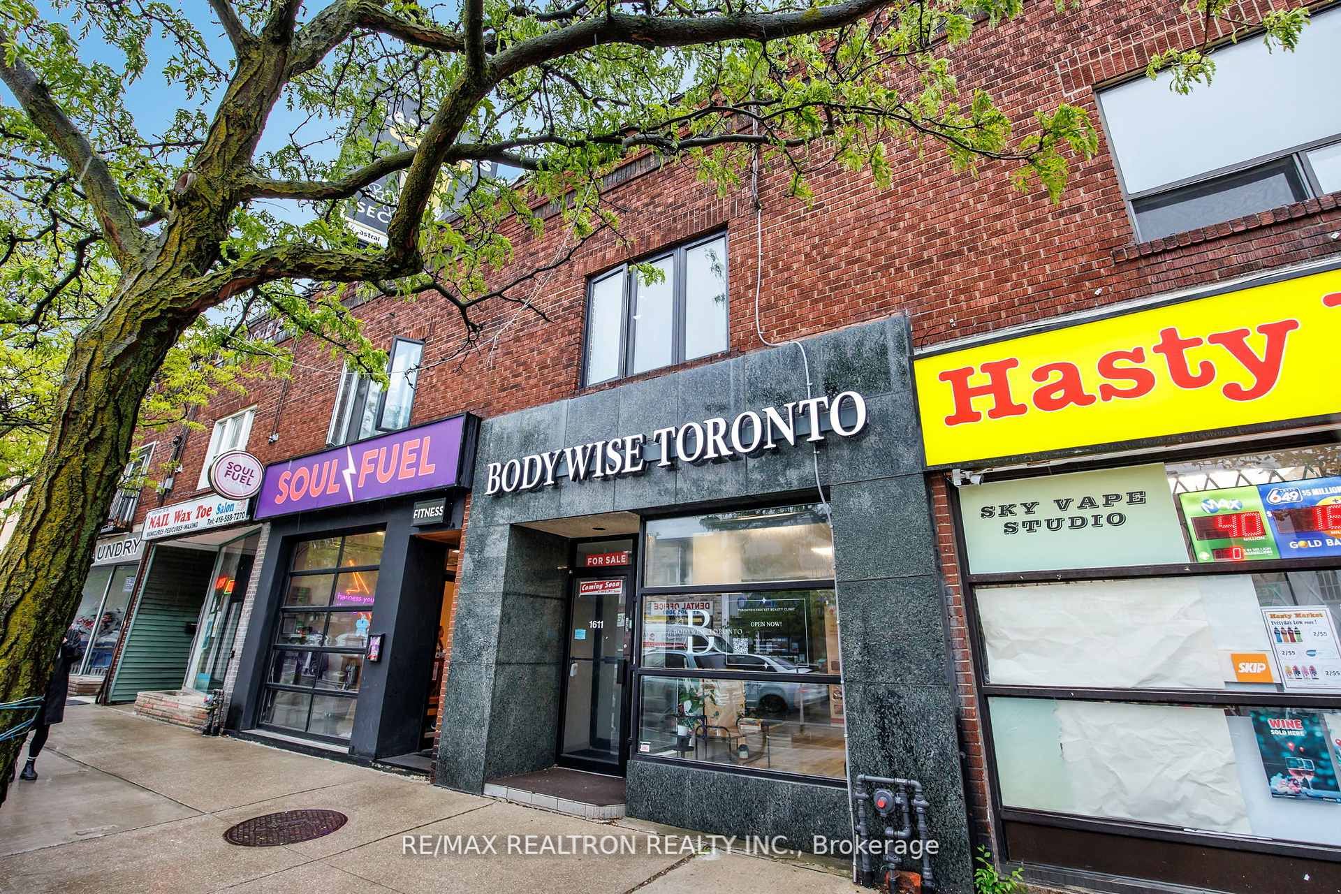 1611 Bloor Street W