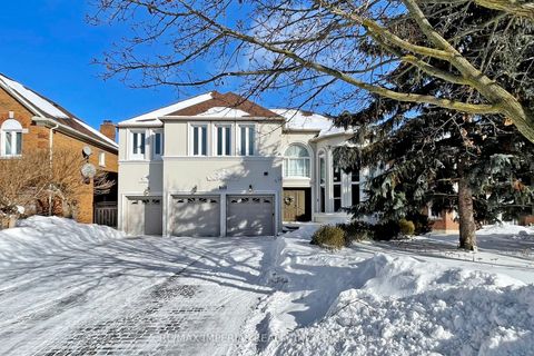 66 Hillhurst Drive Richmond Hill ON L4B 2V3