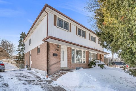 1732 Oberon Crescent Mississauga ON L4X 2K8