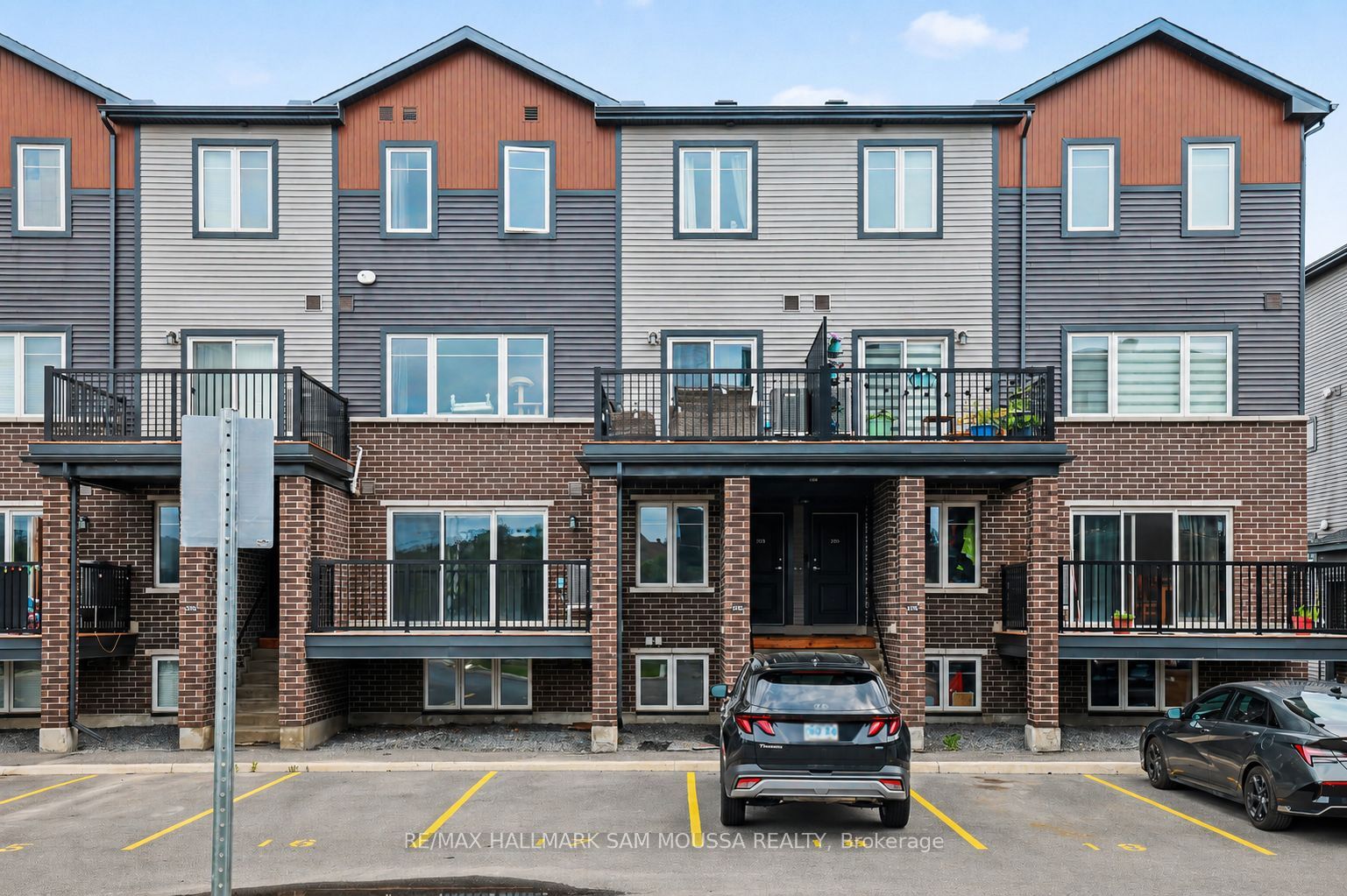 Photo 1 of 45 — 215 Eldorado Private A, Kanata, ON K2K 0N9