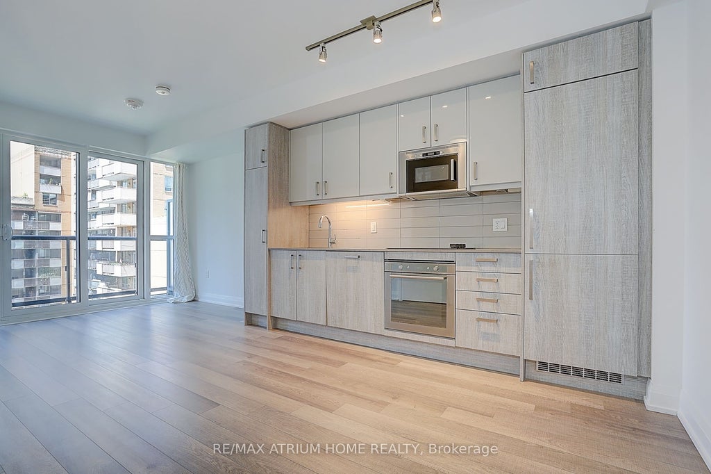 Photo of 77 Mutual Street #806, Toronto, ON M5B 2A9 (MLS # C13559178)