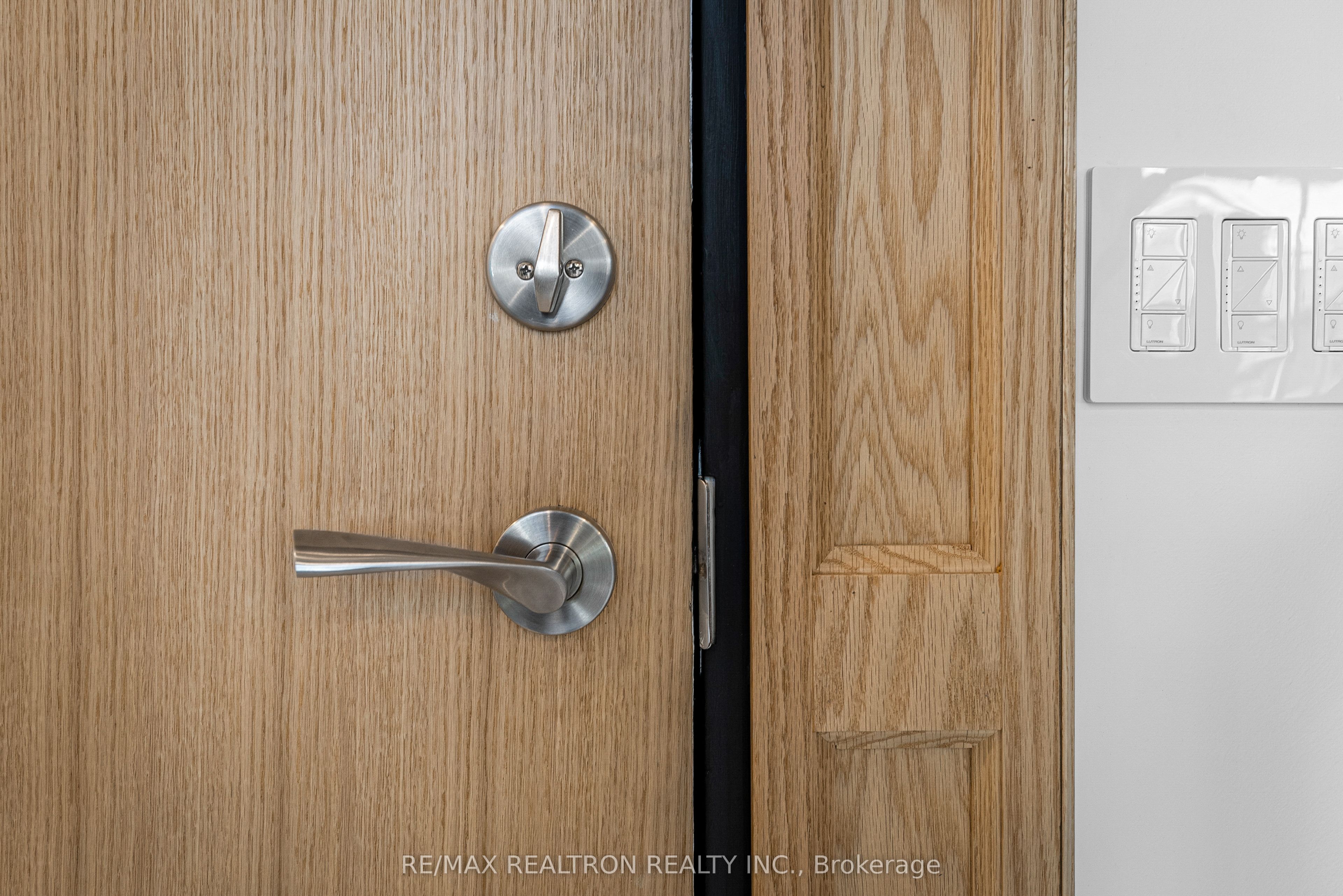 300 Manitoba Street 311