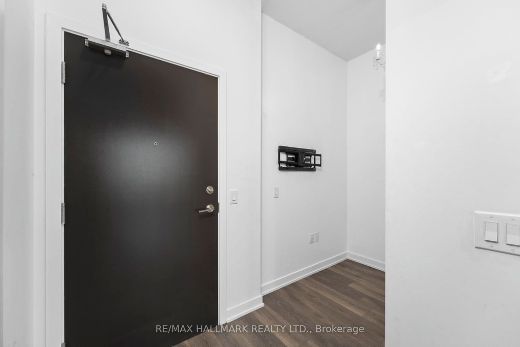 Photo of 60 Honeycrisp Crescent #511, Vaughan, ON L4K 0N5 (MLS # N12485632)