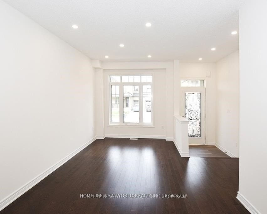 7 JAMES GLOVER Drive