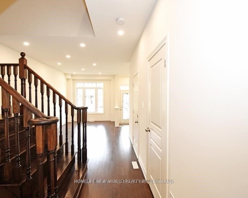 7 JAMES GLOVER Drive