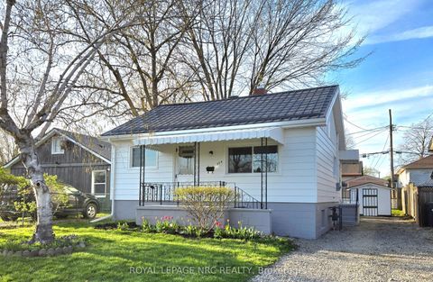 374 Navy Street Welland ON L3B 4Y4