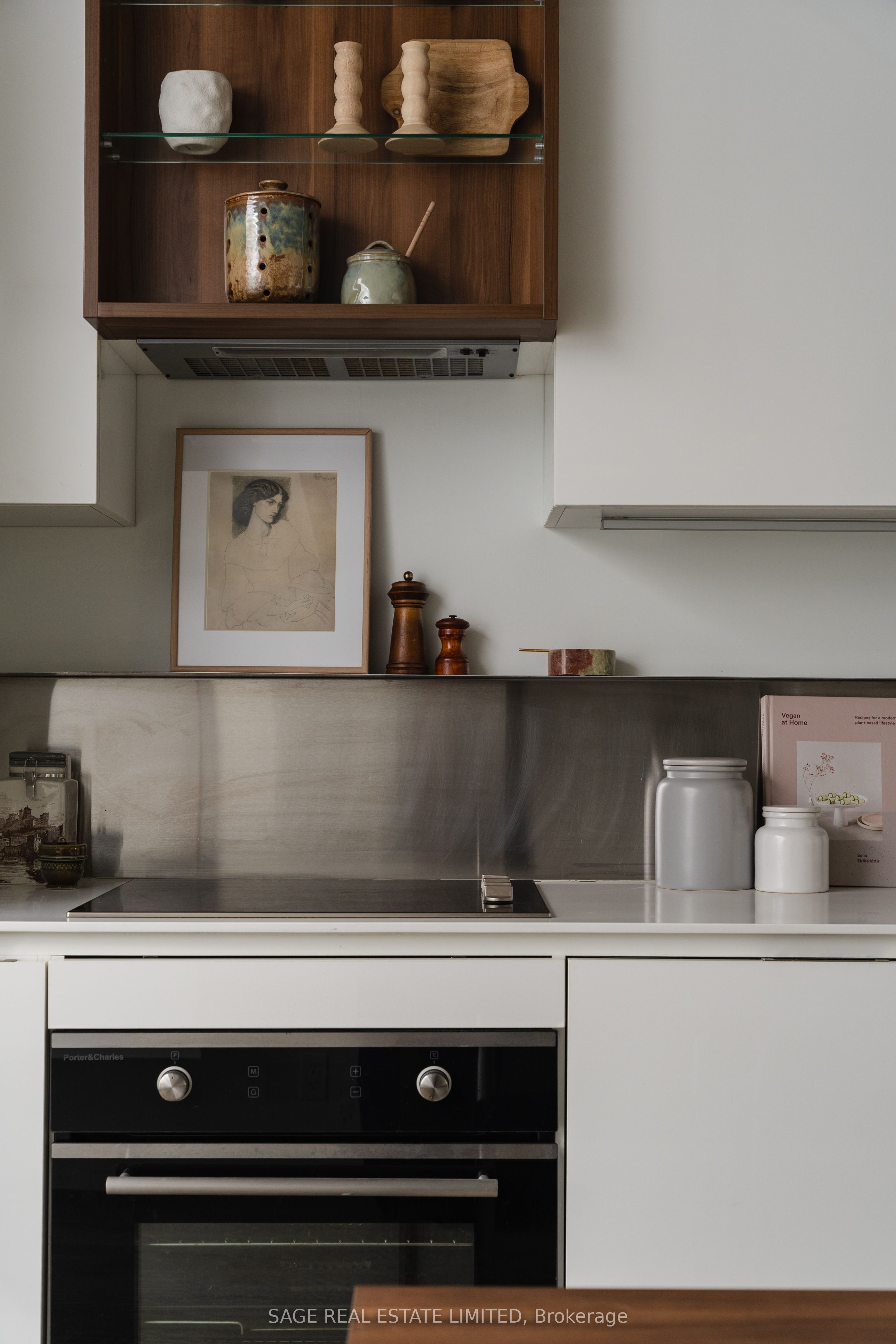 383 Sorauren Avenue 404