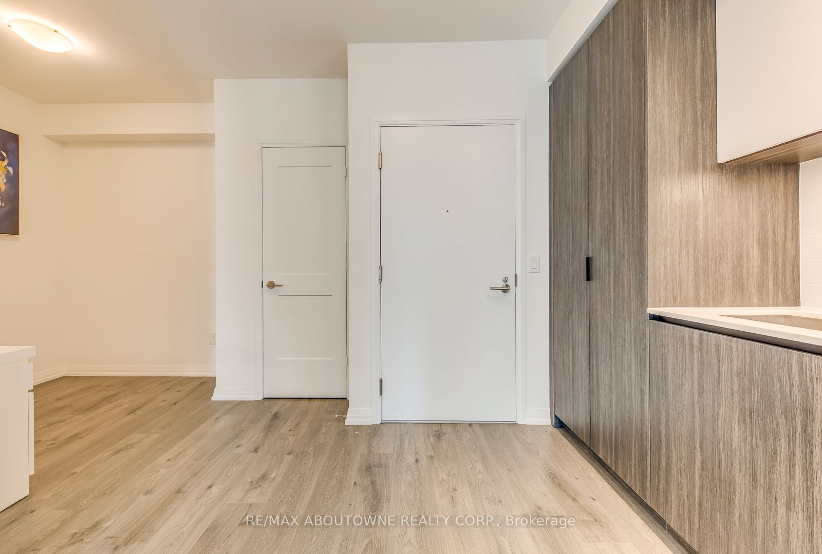 8 Widmer Street 3407