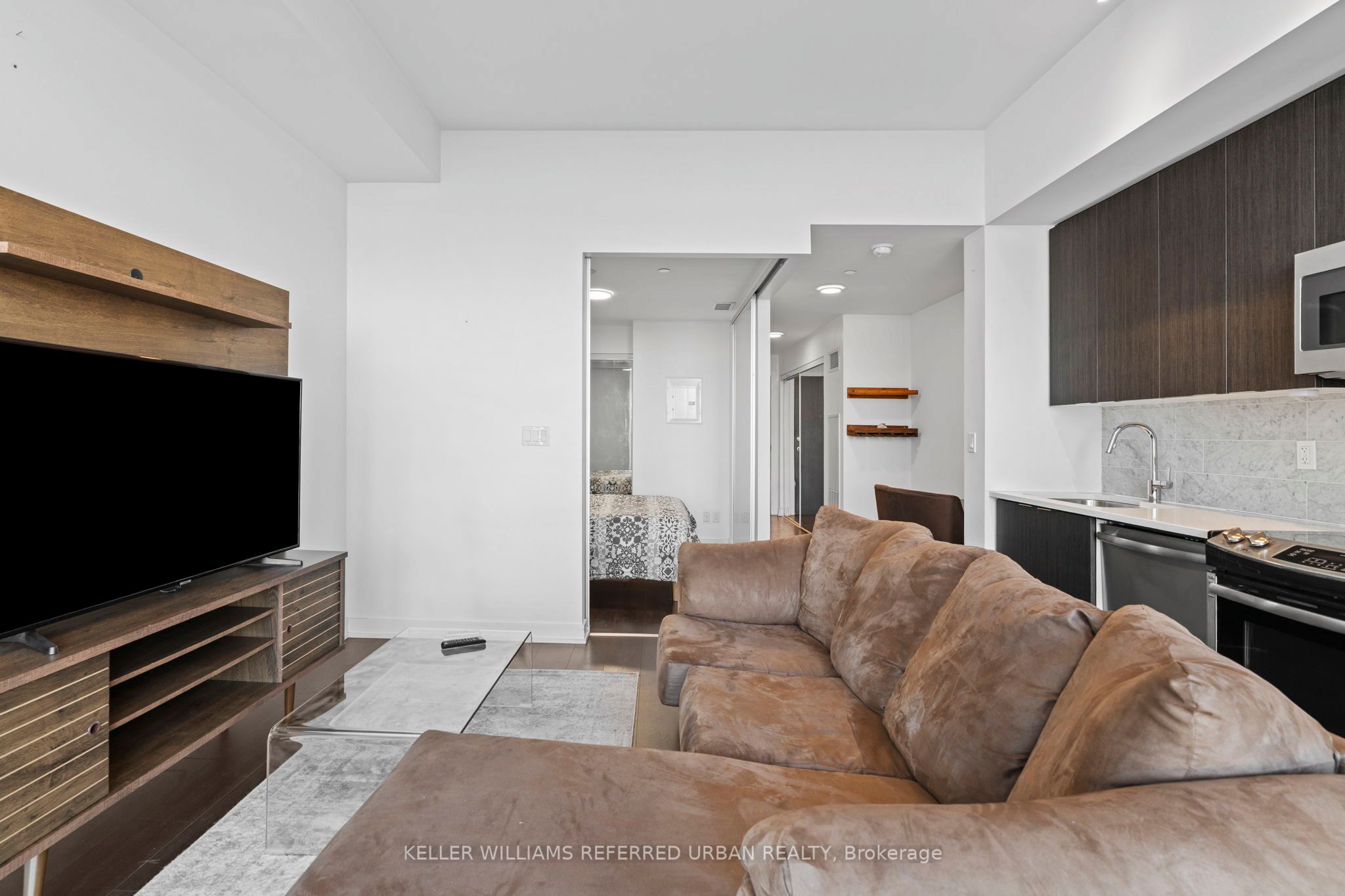 50 Bruyeres Mews 705