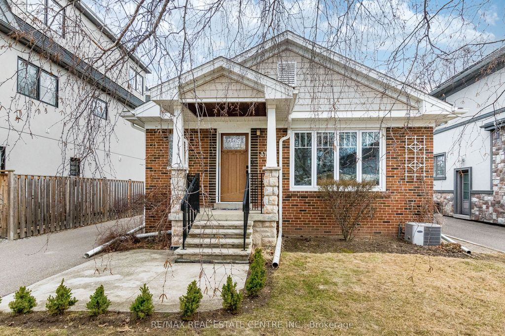 Photo of 37 Maple Avenue N, Mississauga, ON L5H 2R9 (MLS # W13045502)