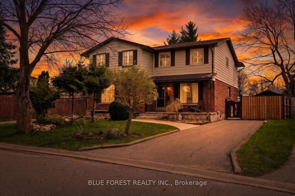 Photo of 3 Lacey Crescent, London South, ON N6E 2E6 (MLS # X13033108)