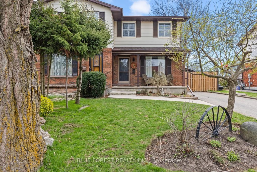 Photo of 3 Lacey Crescent, London South, ON N6E 2E6 (MLS # X13033108)