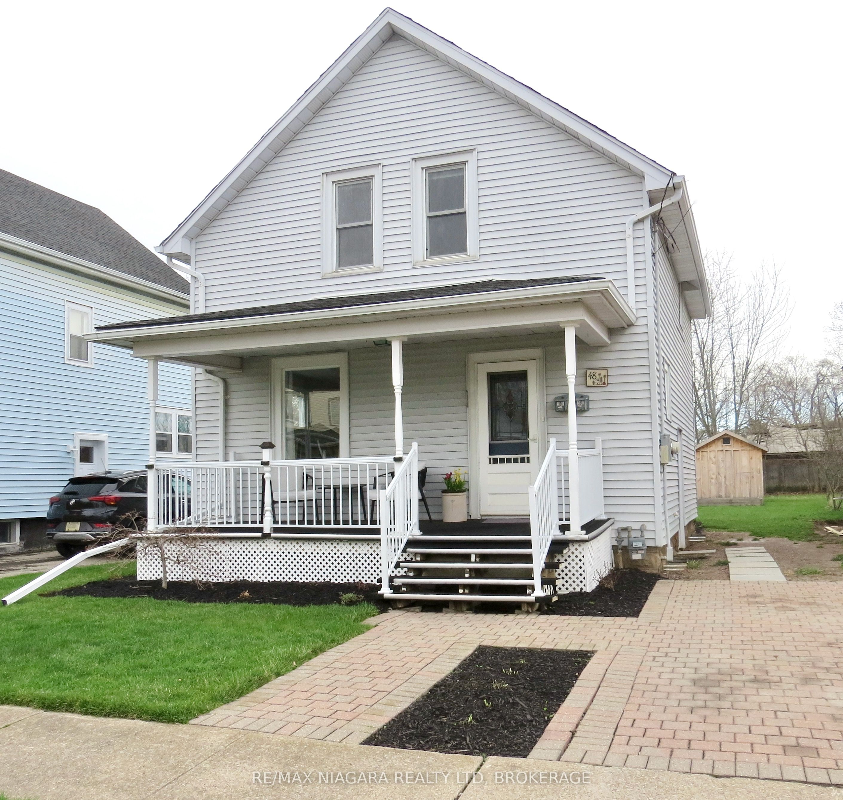 Photo 1 of 20 — 48 Wilton Avenue, Welland, ON L3C 1Z9
