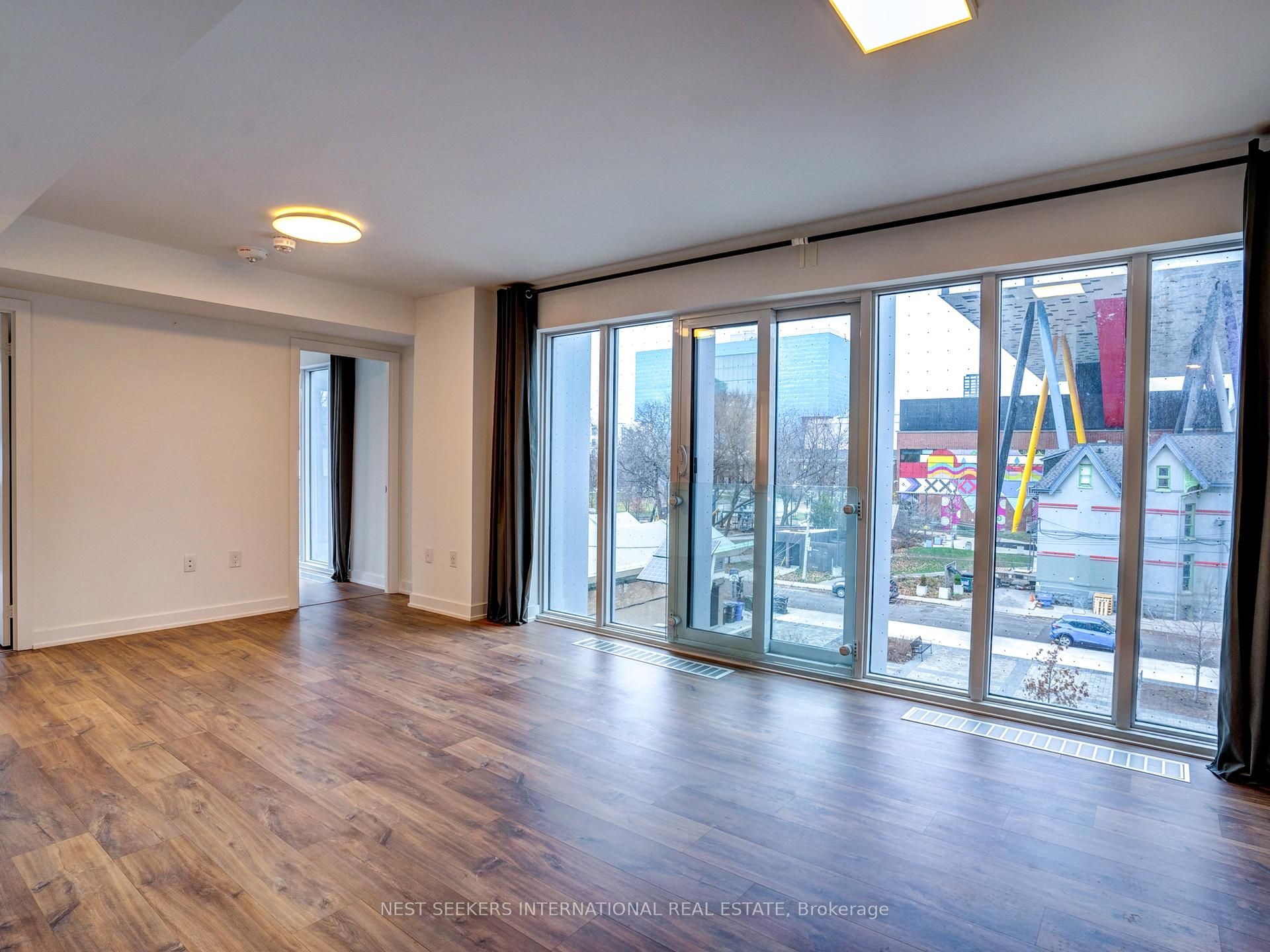50 McCaul Street 404