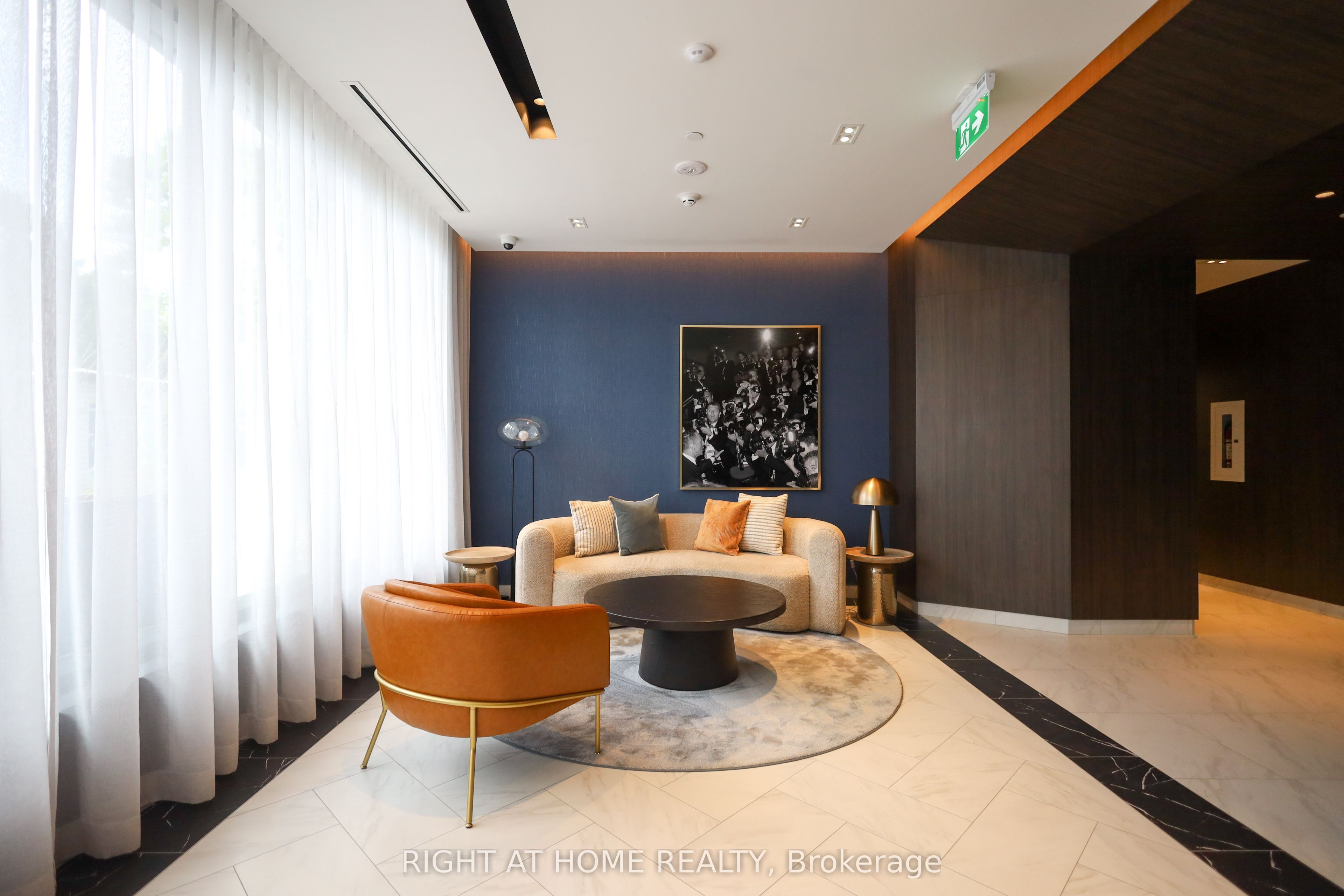 500 Dupont Street 202