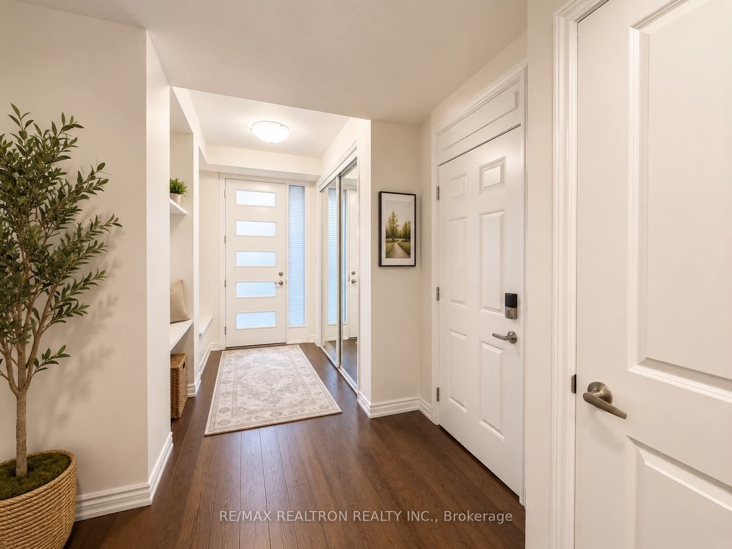 8 Thomas Frisby Jr Crescent