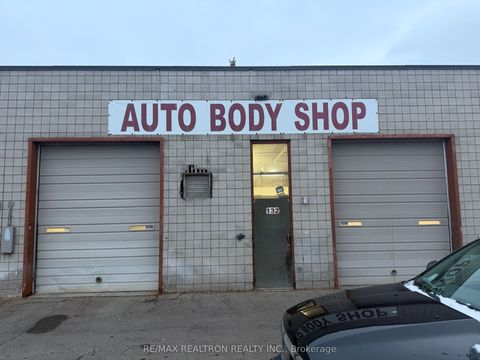 132-134 Limestone Crescent Toronto ON M3J 2S4