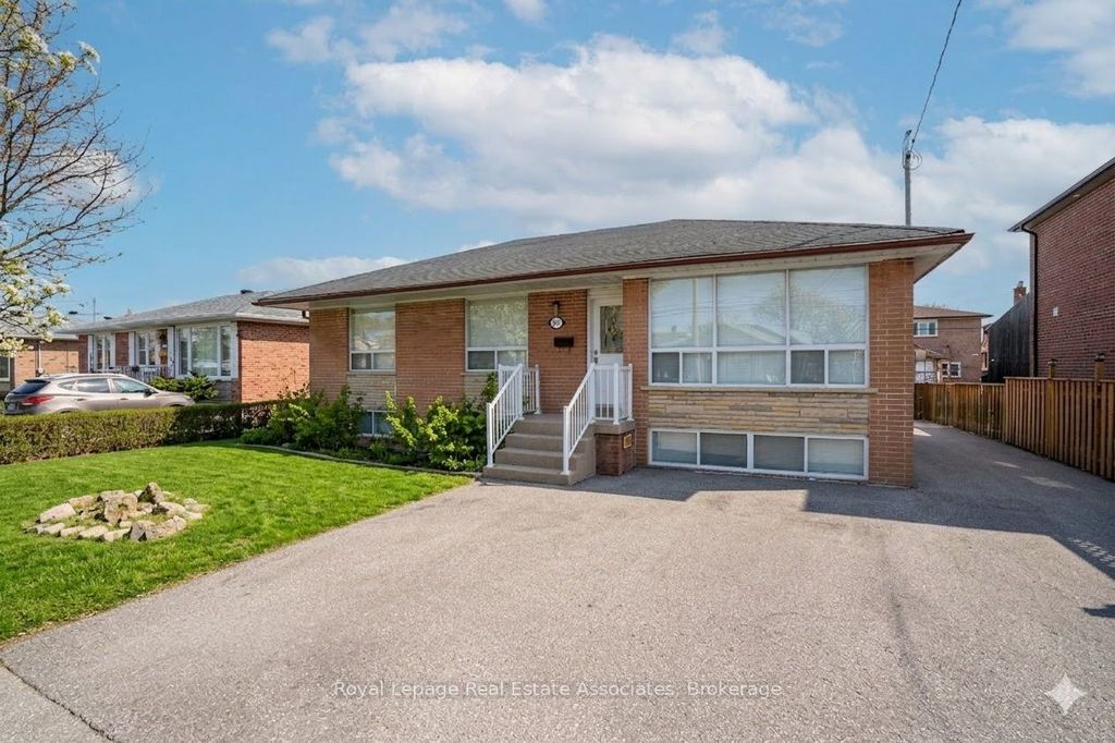 Photo of 2874 Weston Road S, Toronto, ON M9M 2S3 (MLS # W12889816)