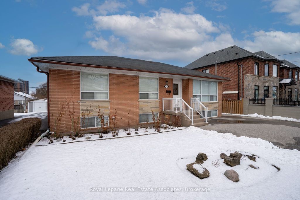 Photo of 2874 Weston Road S, Toronto, ON M9M 2S3 (MLS # W12889816)