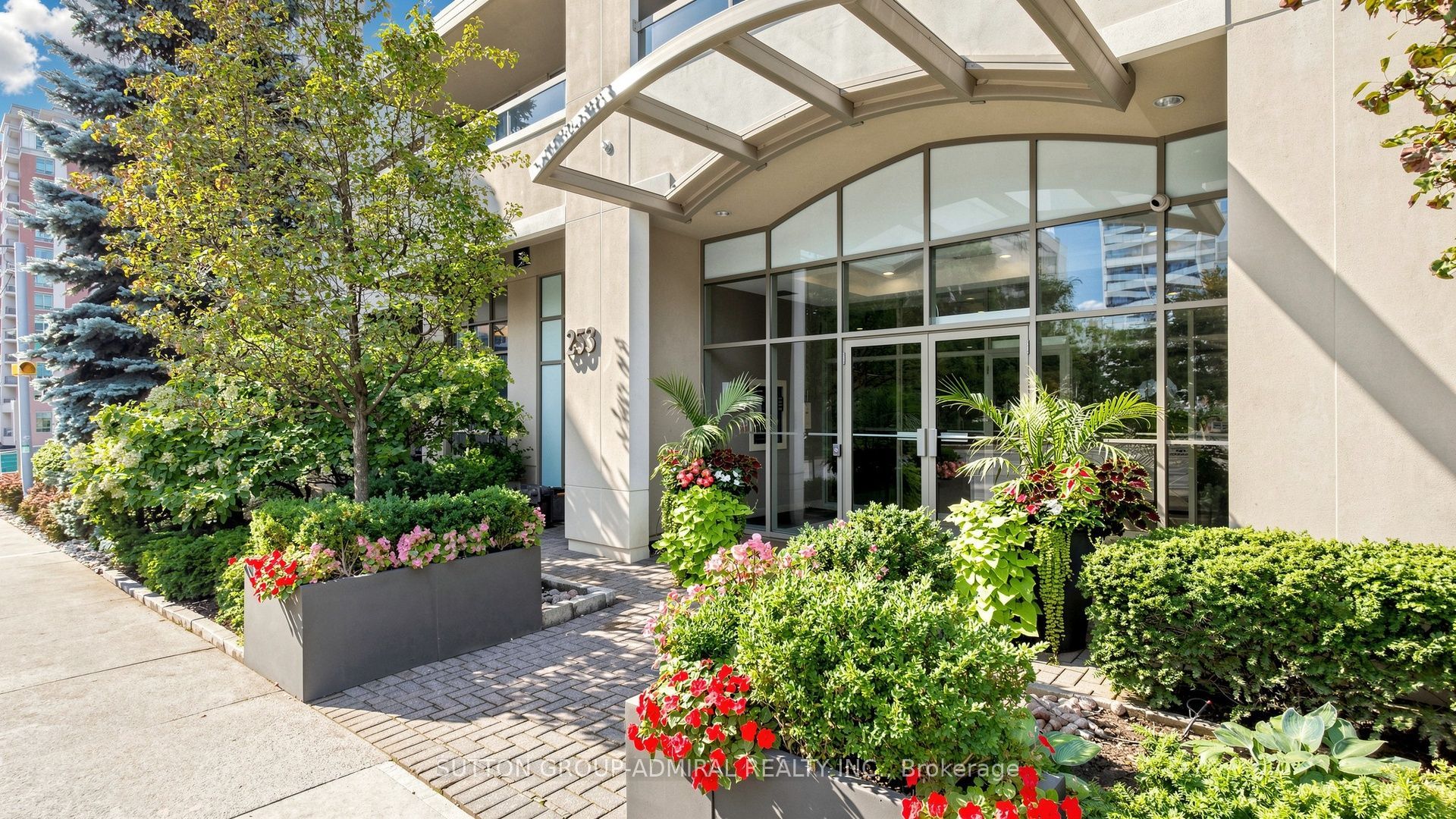 253 Merton Street 606