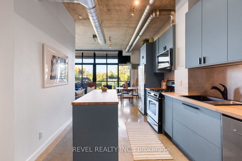 Photo of 369 Sorauren Avenue #204, Toronto, ON M6R 3C2 (MLS # W12434917)