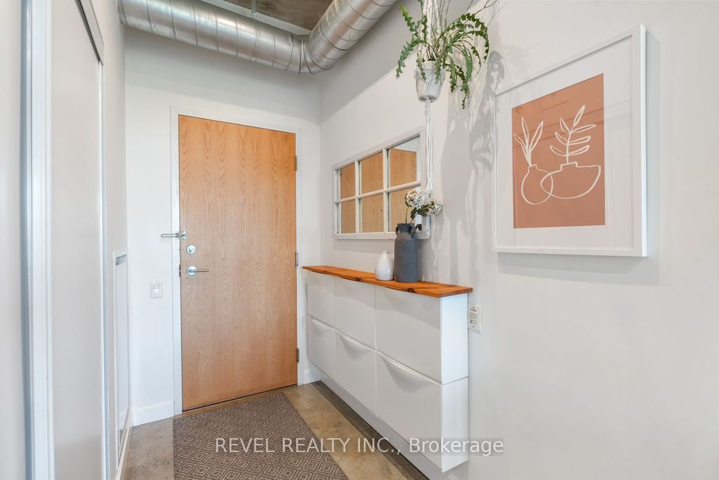 Photo of 369 Sorauren Avenue #204, Toronto, ON M6R 3C2 (MLS # W12434917)