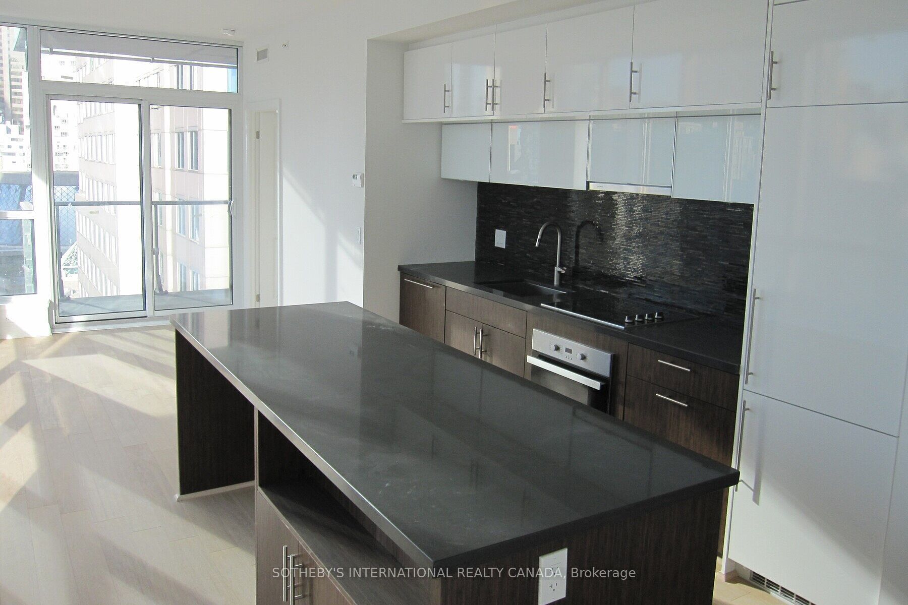 8 Mercer Street 1102