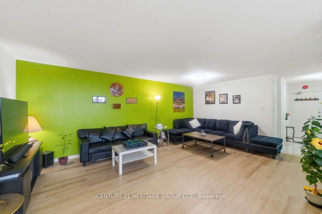 Photo of 2323 Confederation Parkway #1408, Mississauga, ON L5B 1R6 (MLS # W13055714)