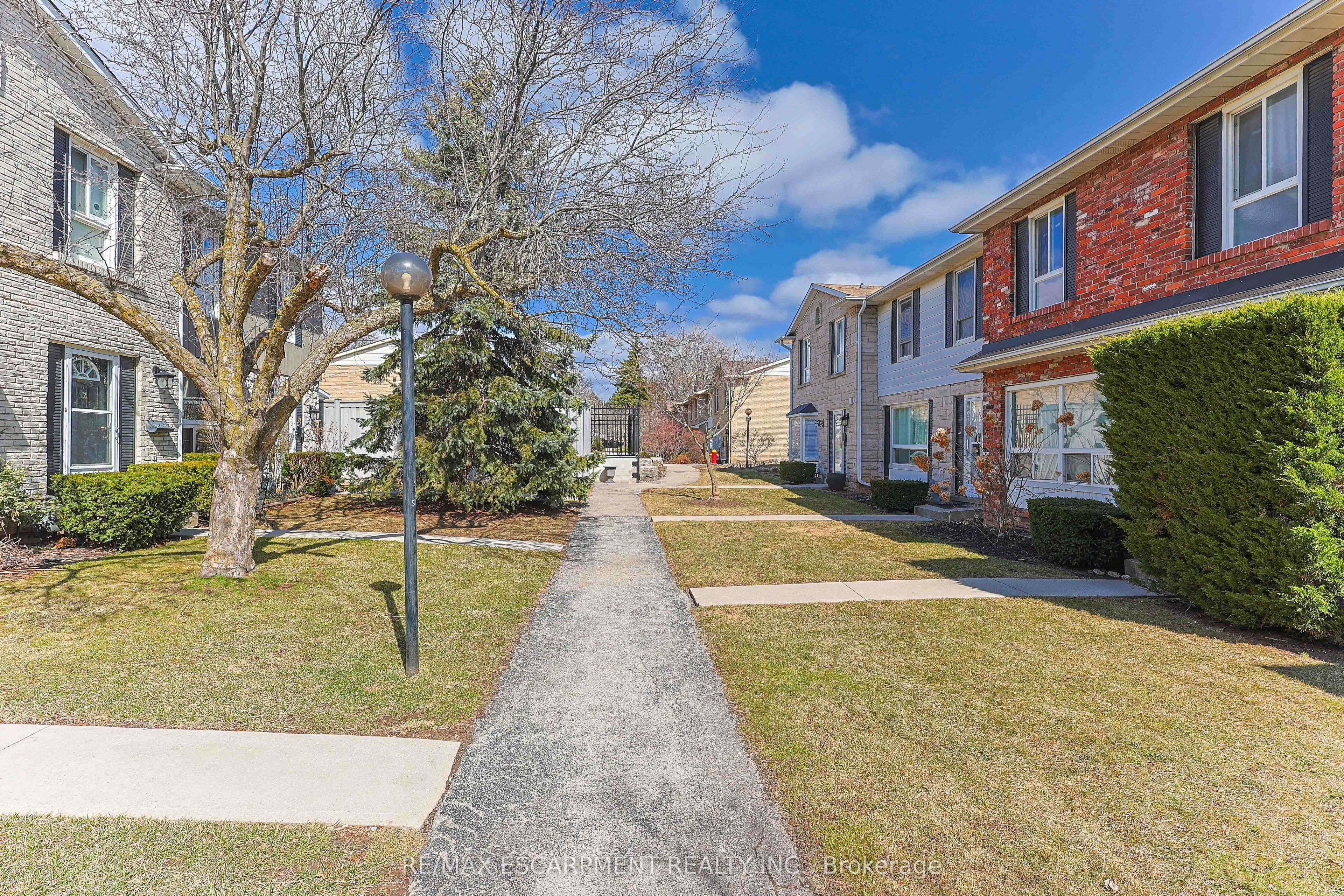 5475 Lakeshore Road 54