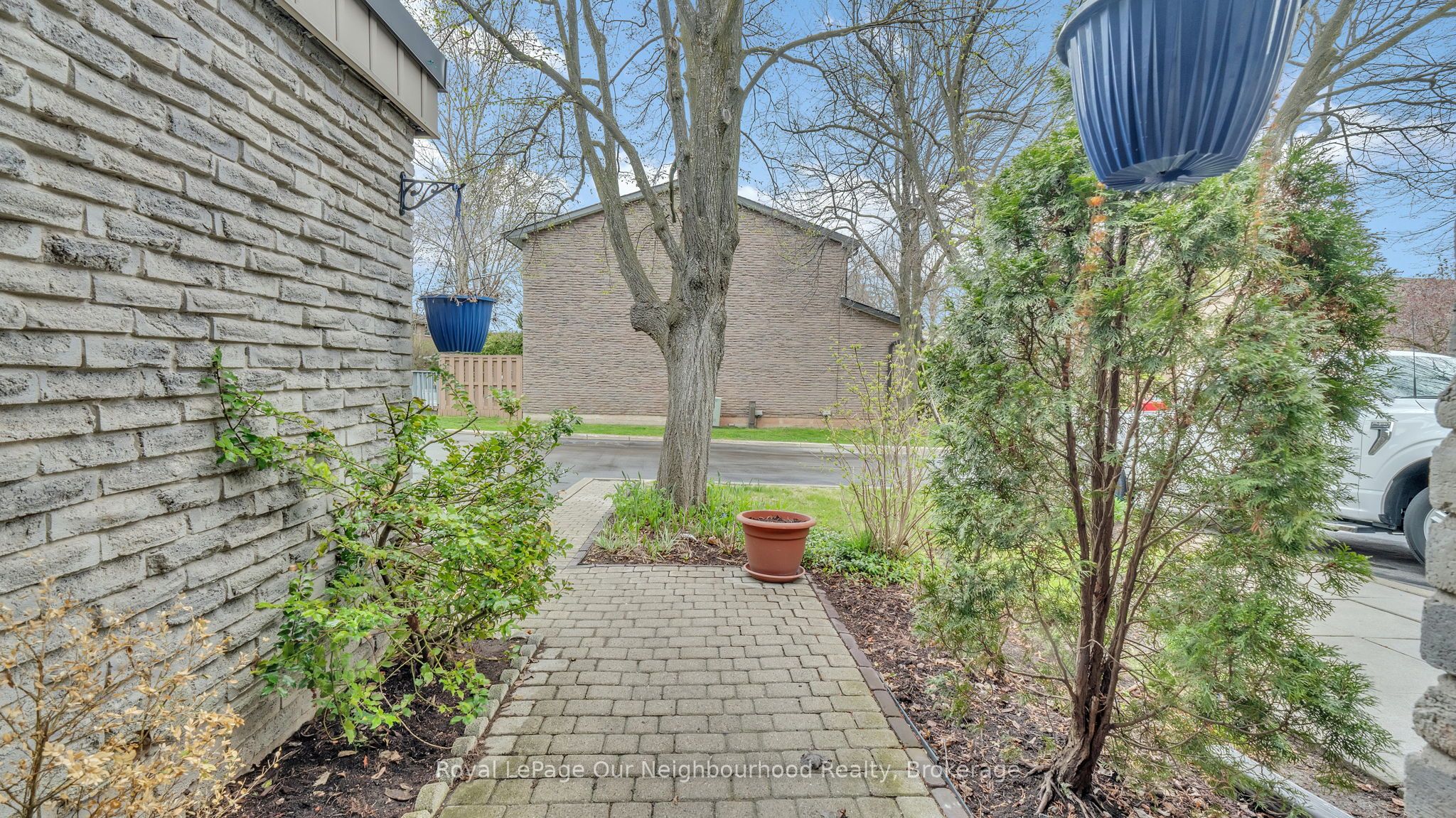 616 Forestwood Crescent