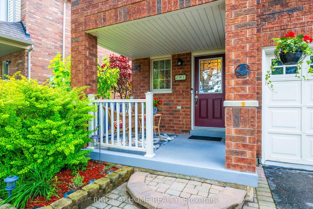 Photo of 204 Burgess Crescent, Newmarket, ON L3X 2T9 (MLS # N13637838)