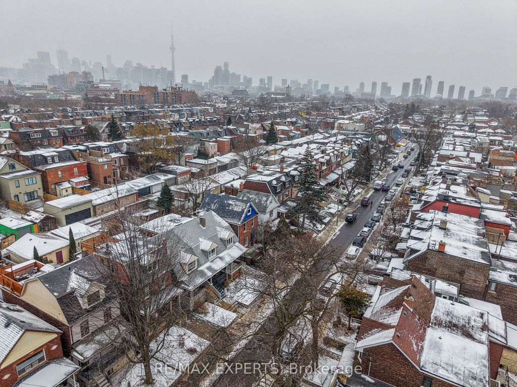 Photo of 255 Montrose Avenue, Toronto, ON M6G 3G6 (MLS # C12644008)