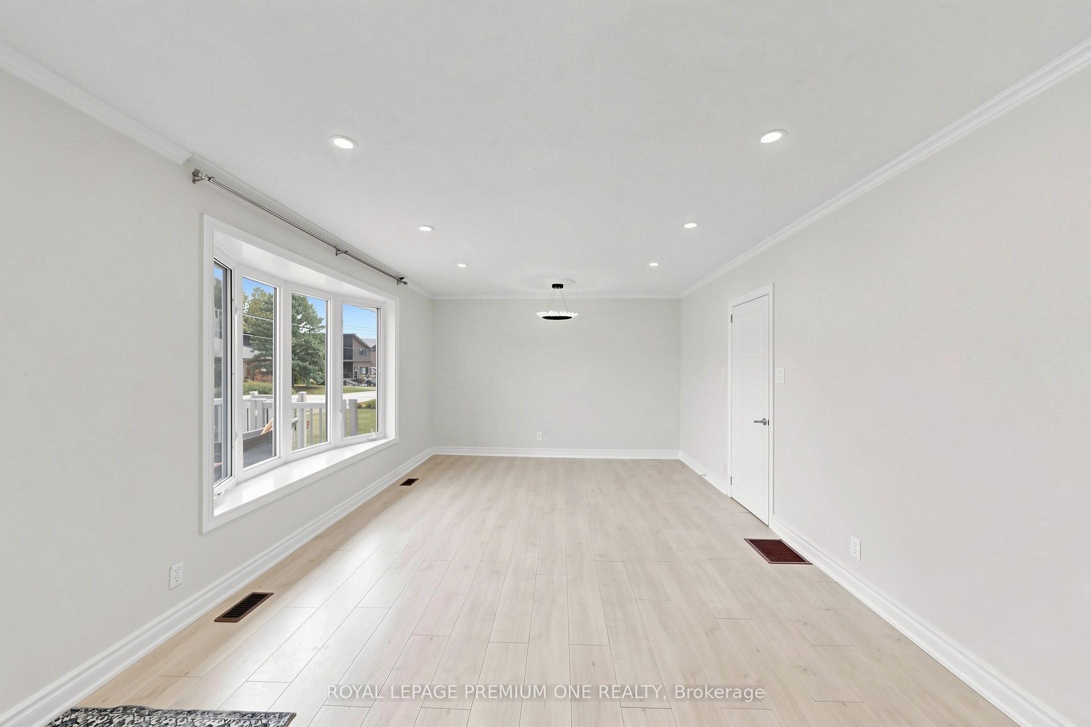 98 Thornton Avenue