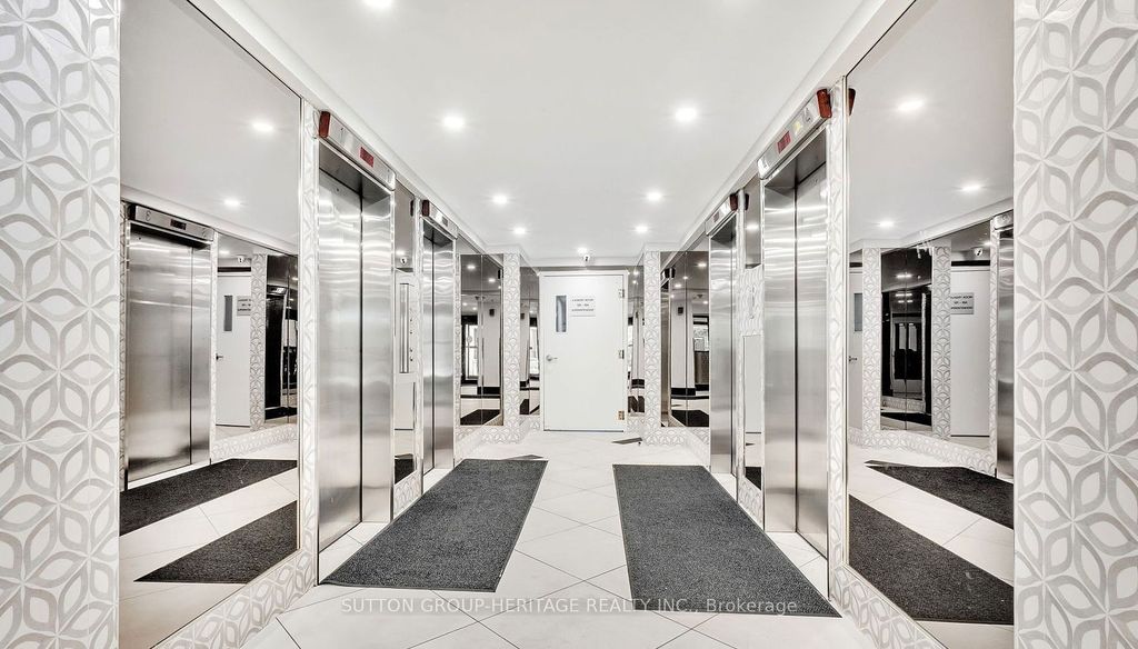 Photo of 5 Vicora Linkway Way #1008, Toronto, ON M3C 1A4 (MLS # C12399851)