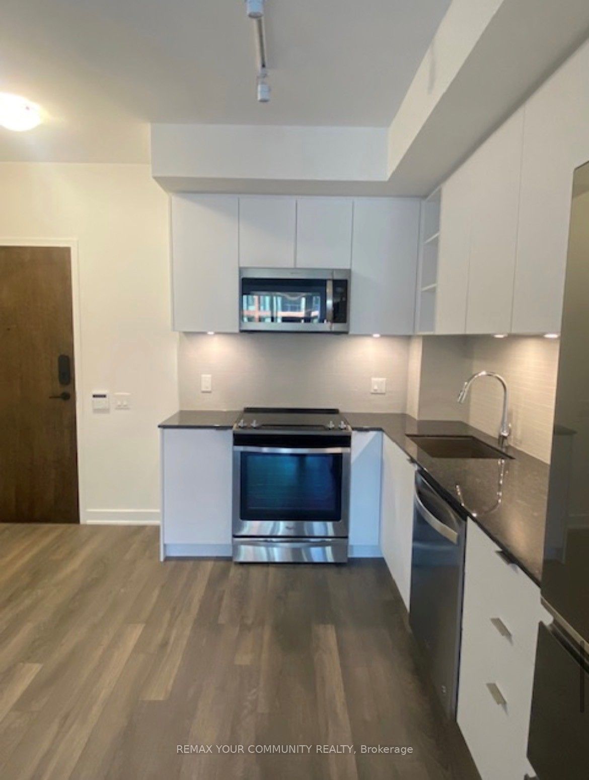 100 Eagle Rock Way 518