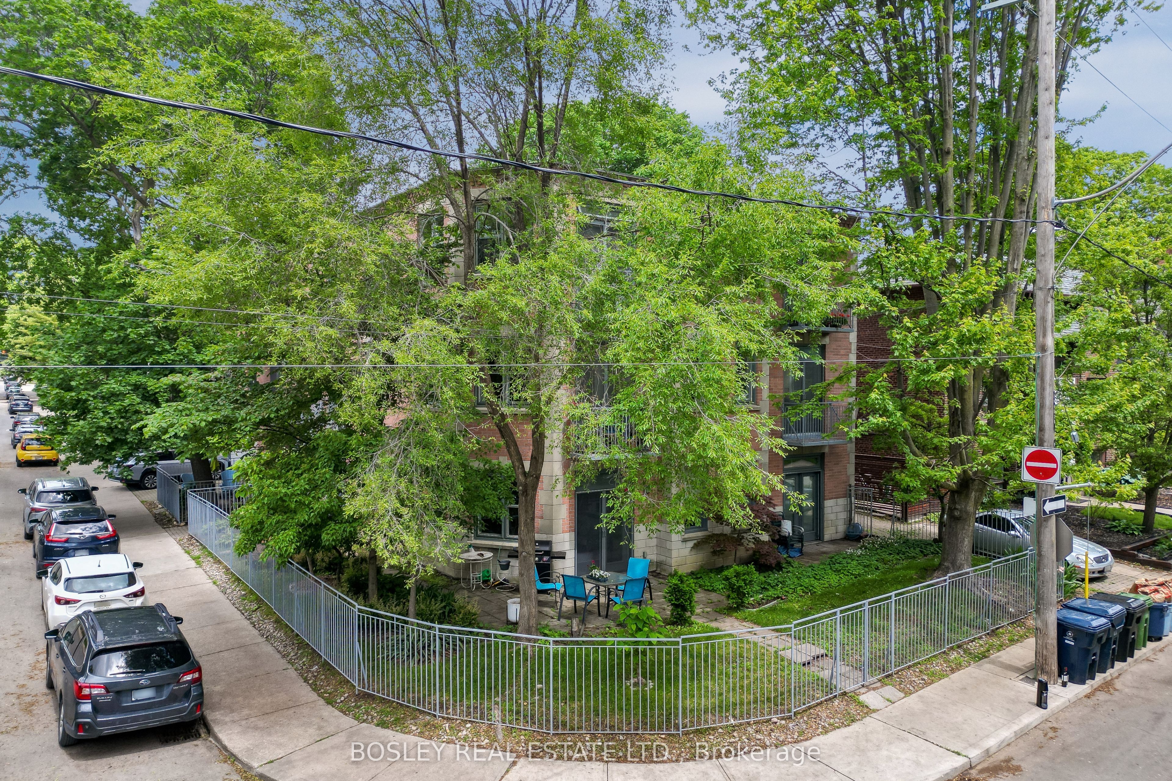 15 Glen Manor Drive 204