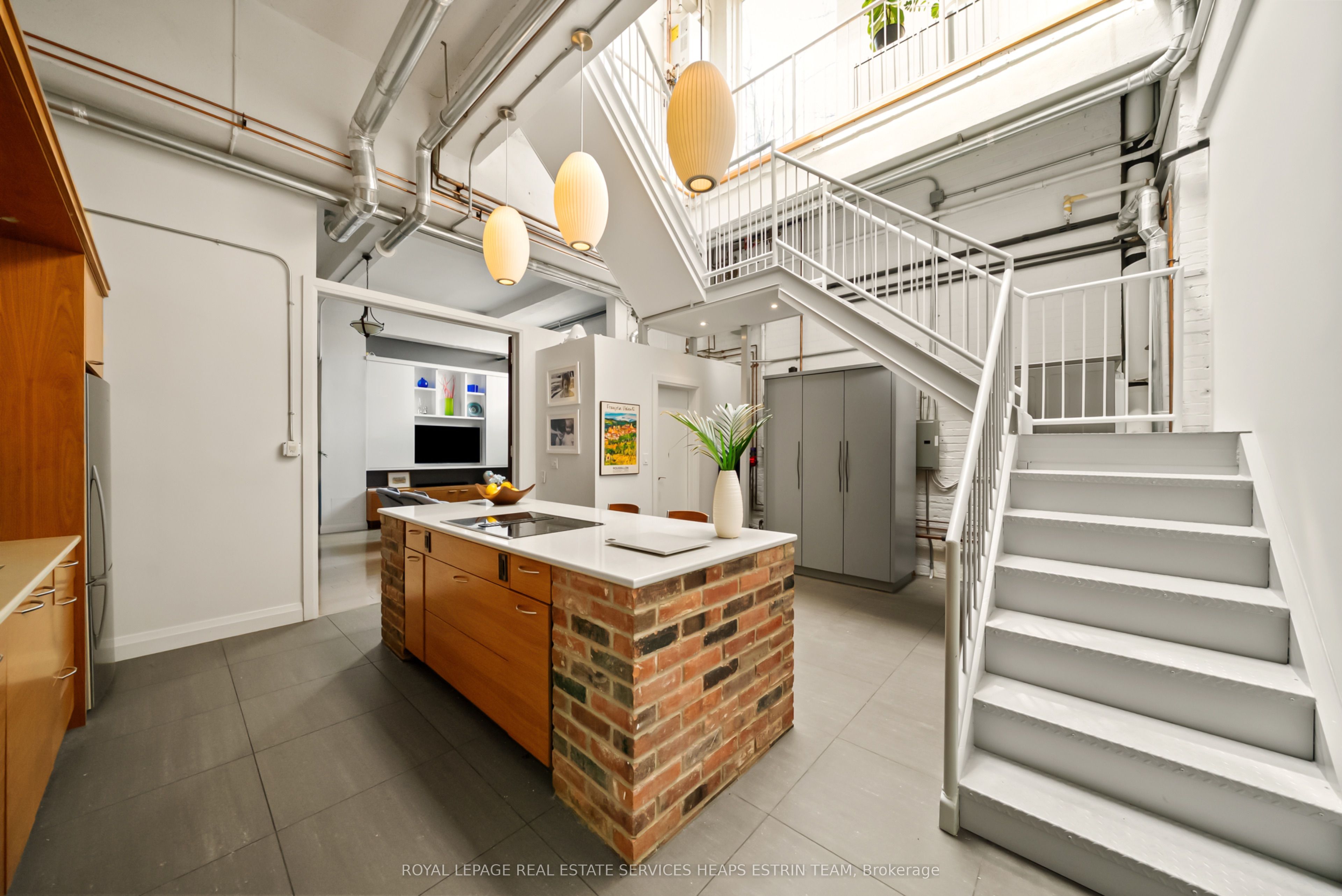 264 Seaton Street 205