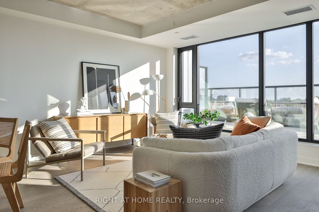 Photo of 2720 Dundas Street W #607, Toronto, ON M6P 1Y2 (MLS # W12433833)