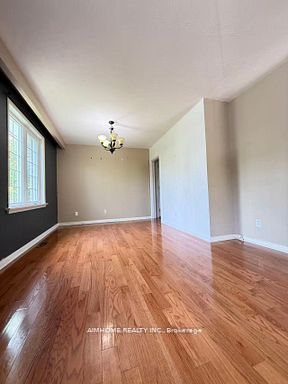 Photo 1 of 15 — 256 Patricia Avenue Main, Toronto, ON M2M 1J8