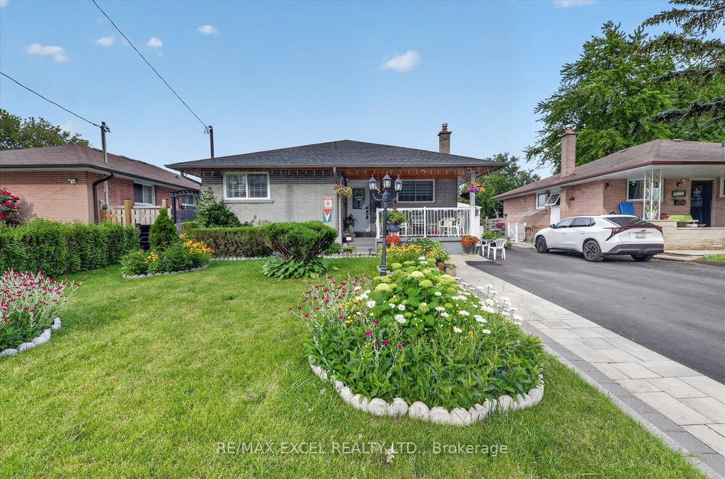 Photo of 62 Sundance Crescent, Toronto, ON M1G 2M2 (MLS # E13738586)