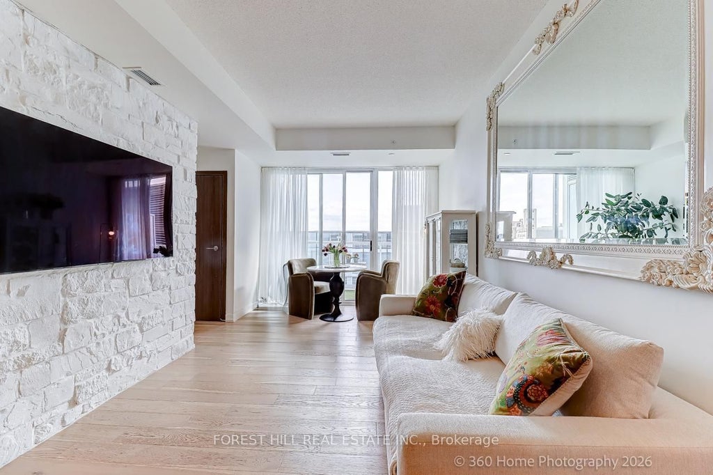 Photo of 17 Bathurst Street #1215, Toronto, ON M5V 0N1 (MLS # C13746864)